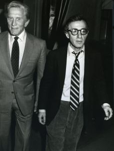 Kirk Douglas and Woody Allen 1985, NY.jpg